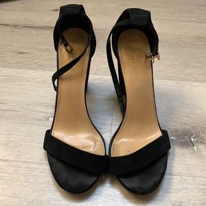 Express block heels